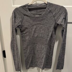 Lululemon Athletica Charcoal Long Sleeve Top